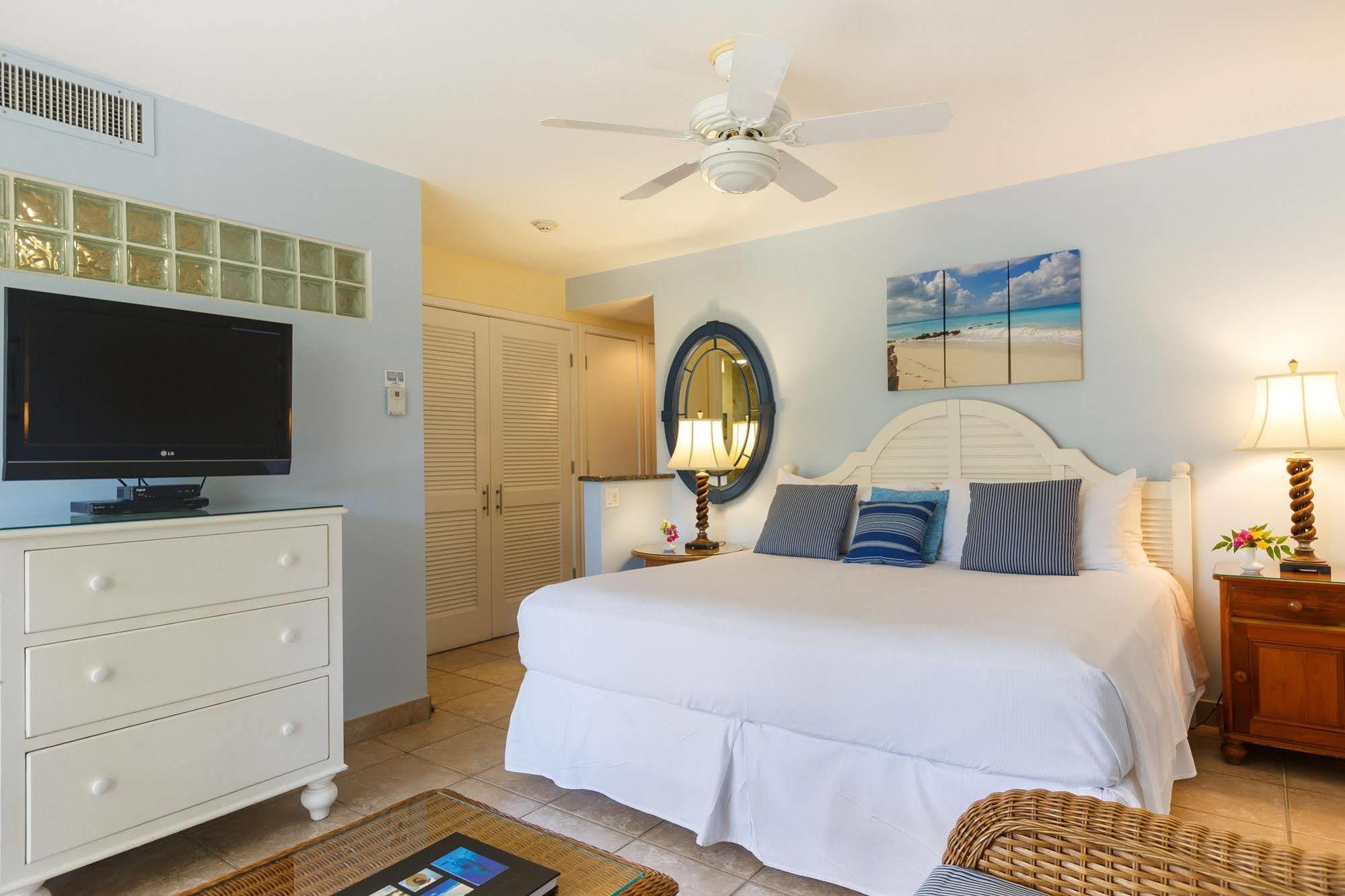 Ocean Club West Resort Grace Bay Eksteriør billede