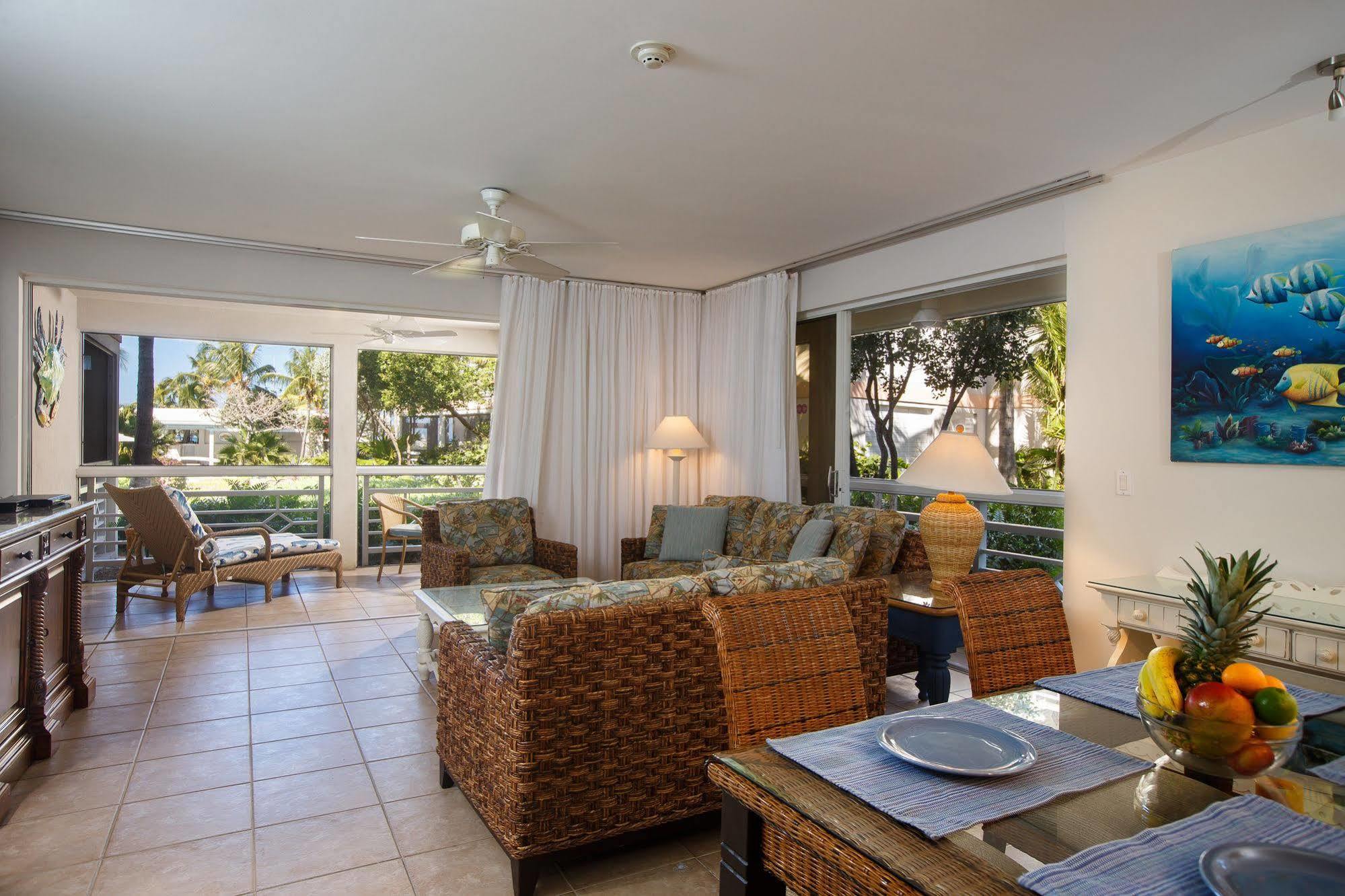 Ocean Club West Resort Grace Bay Eksteriør billede